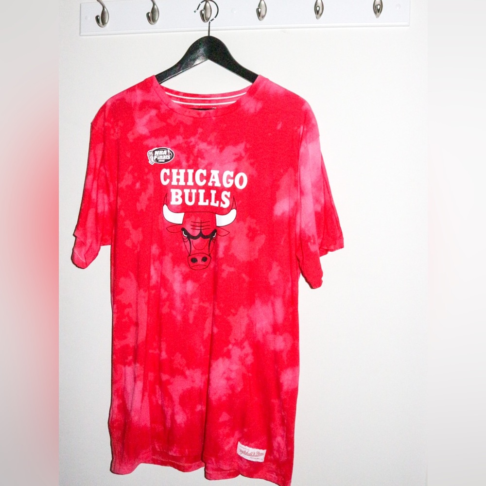 Unisex Hand-Dyed & Distressed Chicago Bulls T